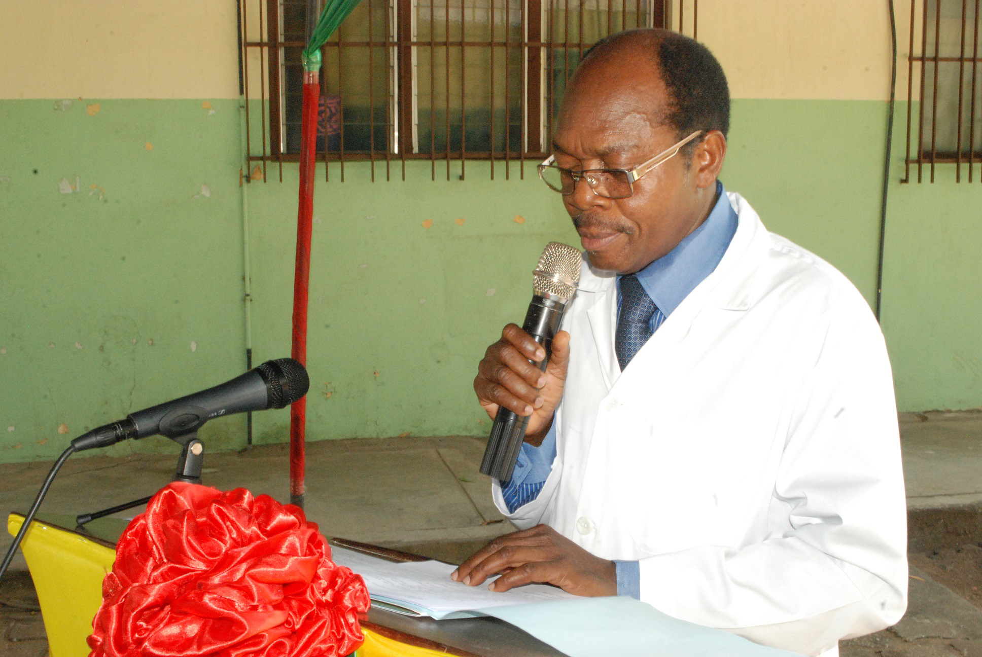 Prof Kpadonou, chef service réadaptation CNHU Cotonou